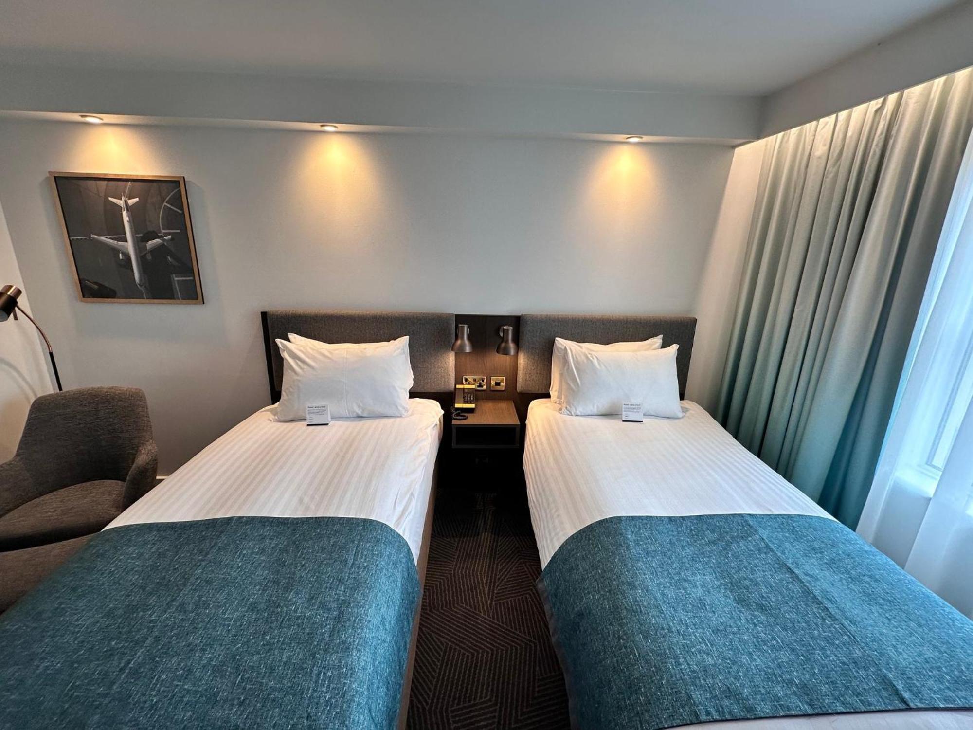 Holiday Inn Bristol Airport By Ihg Redhill  Exterior foto