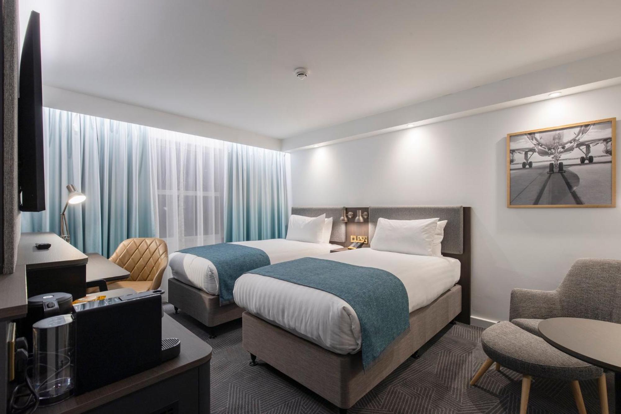 Holiday Inn Bristol Airport By Ihg Redhill  Exterior foto