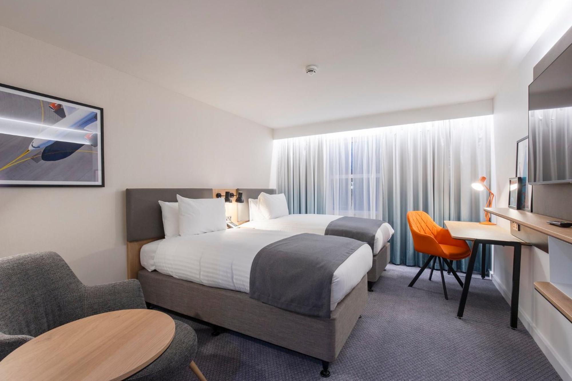 Holiday Inn Bristol Airport By Ihg Redhill  Exterior foto