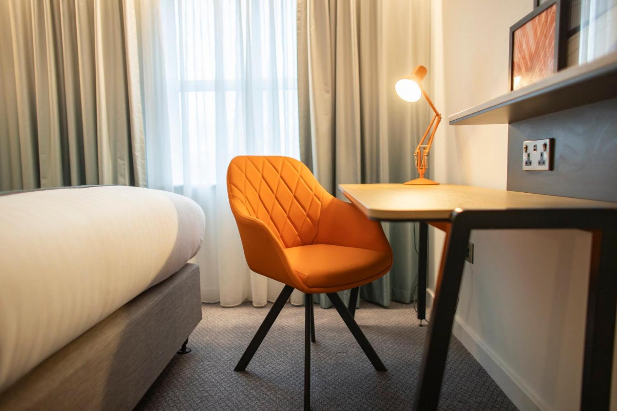 Holiday Inn Bristol Airport By Ihg Redhill  Exterior foto
