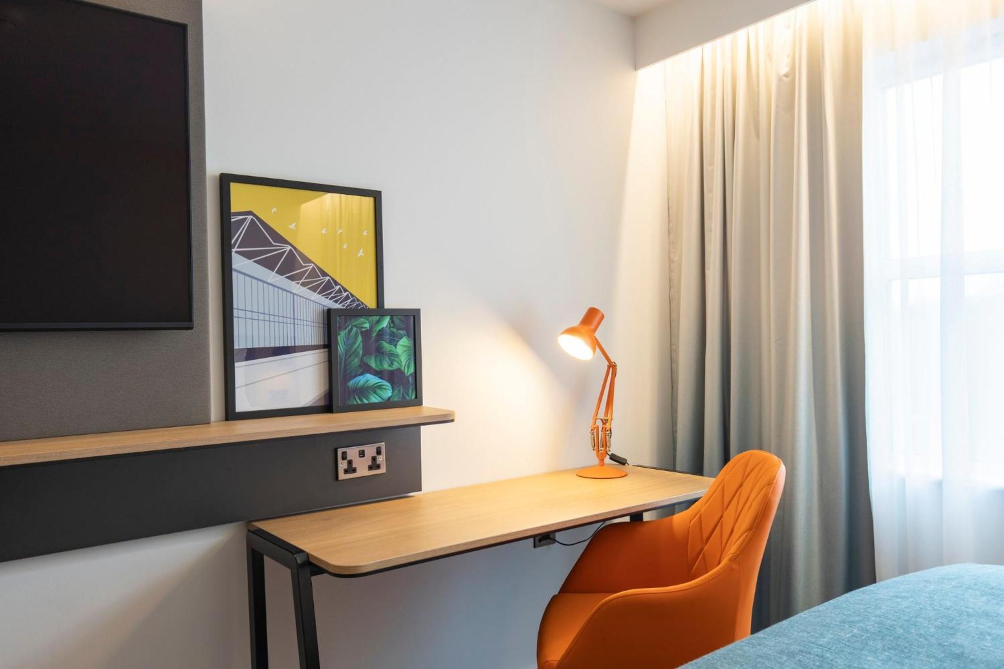 Holiday Inn Bristol Airport By Ihg Redhill  Exterior foto