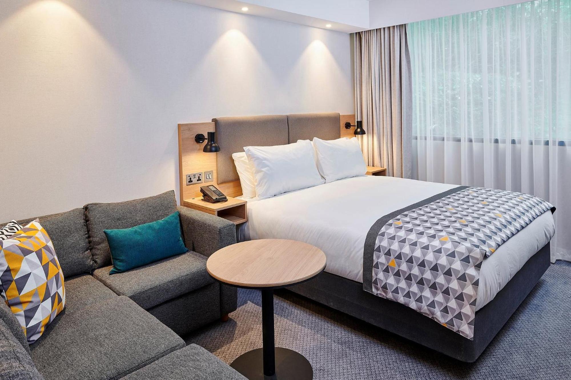 Holiday Inn Bristol Airport By Ihg Redhill  Exterior foto