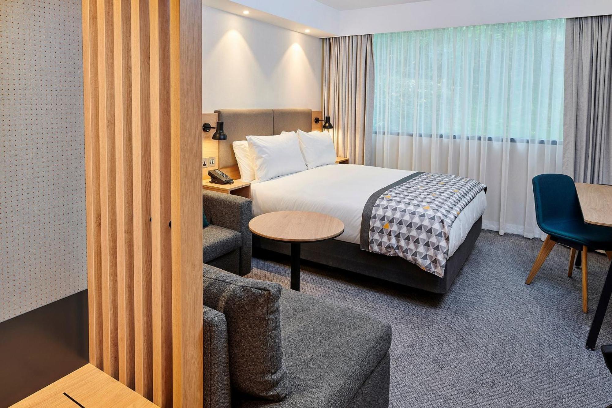 Holiday Inn Bristol Airport By Ihg Redhill  Exterior foto