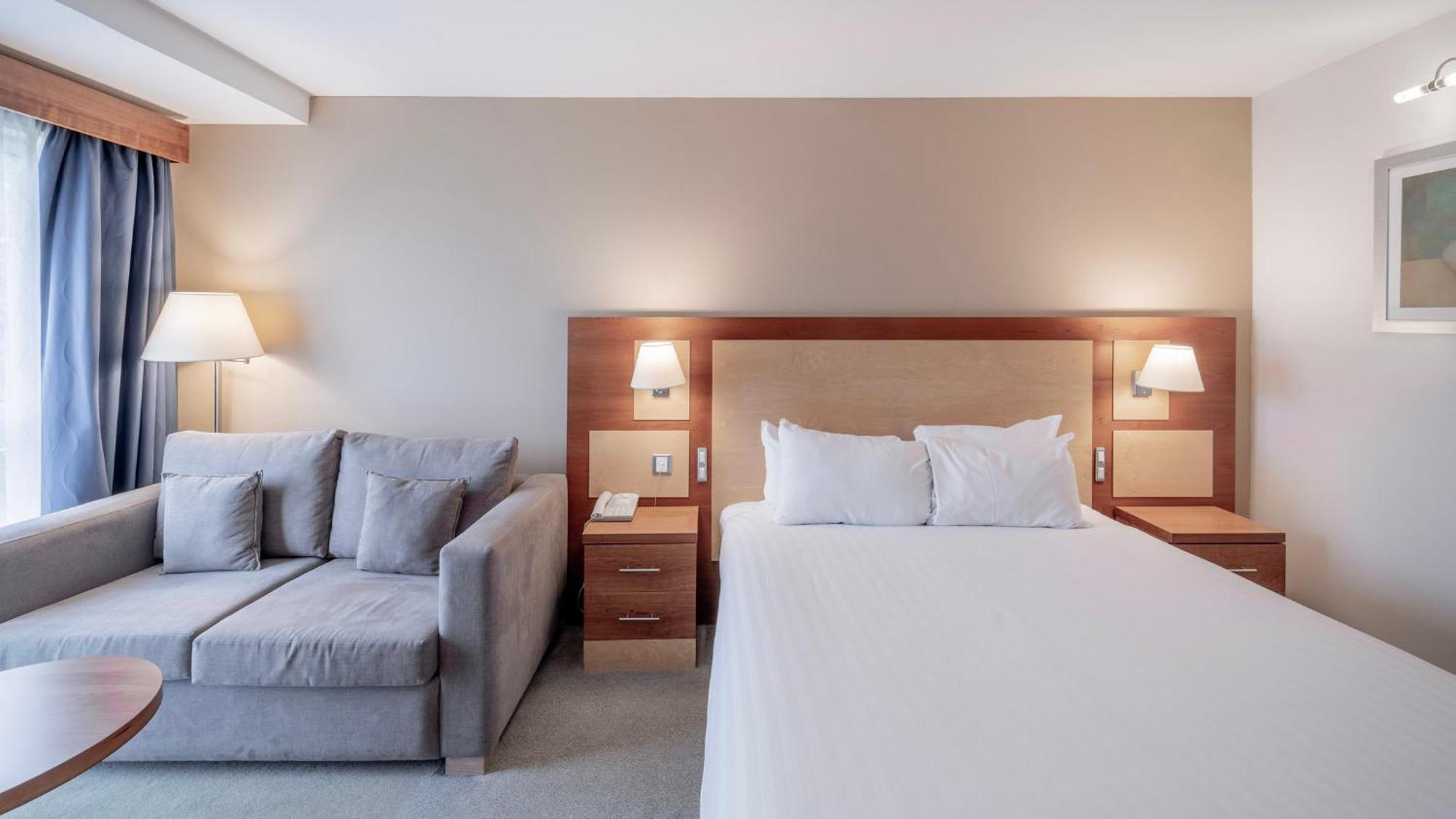 Holiday Inn Bristol Airport By Ihg Redhill  Exterior foto