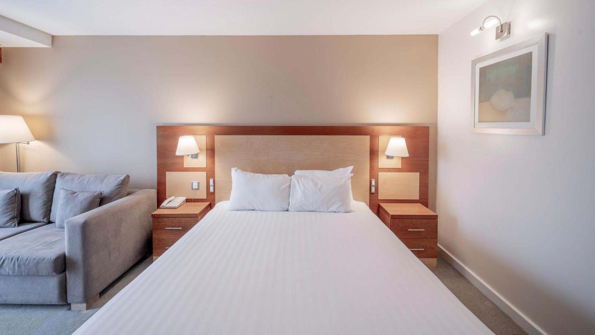 Holiday Inn Bristol Airport By Ihg Redhill  Exterior foto