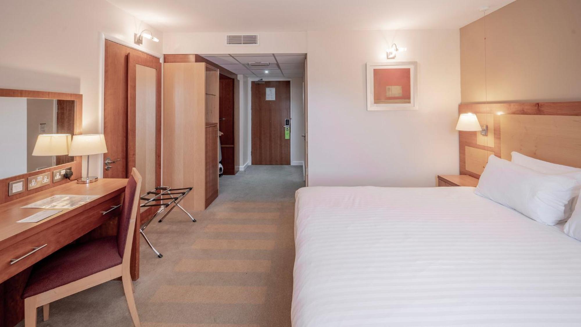 Holiday Inn Bristol Airport By Ihg Redhill  Exterior foto